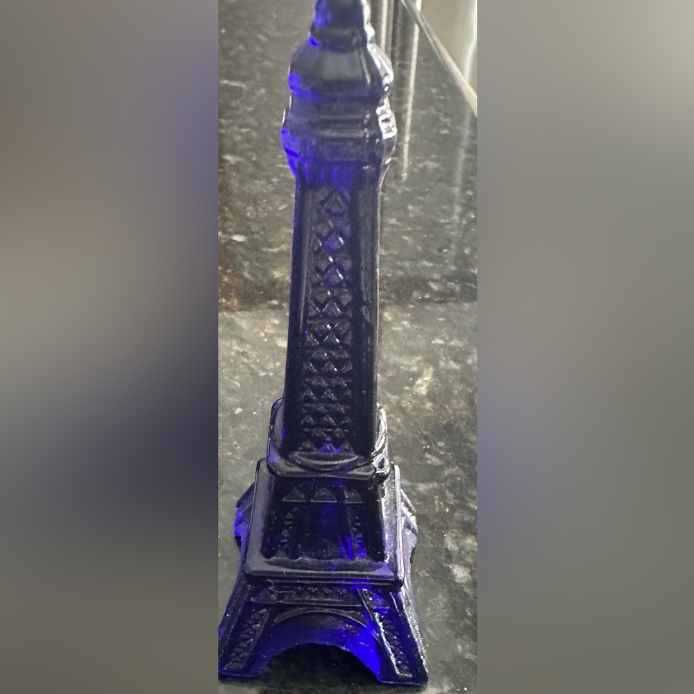 Eiffel Tower blue glass figurine/ornament - Picture 3 of 14